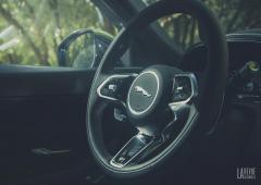 Interieur_jaguar-e-pace-hybrid-1-5-phev-309ch_0
                                                        width=